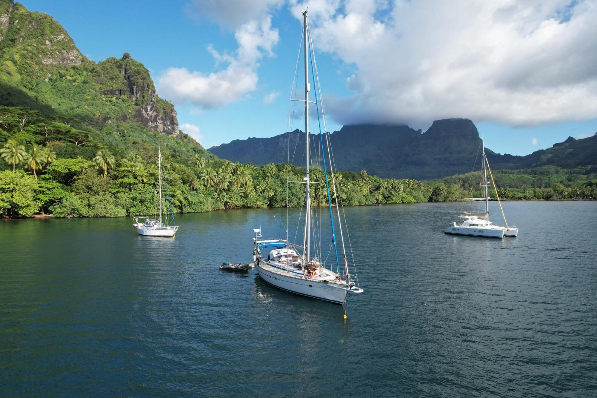 2 Nuits Insolites & 1 Excursion Voile A Bord Du Voilier Mori Ora Hotel Moorea Exterior photo